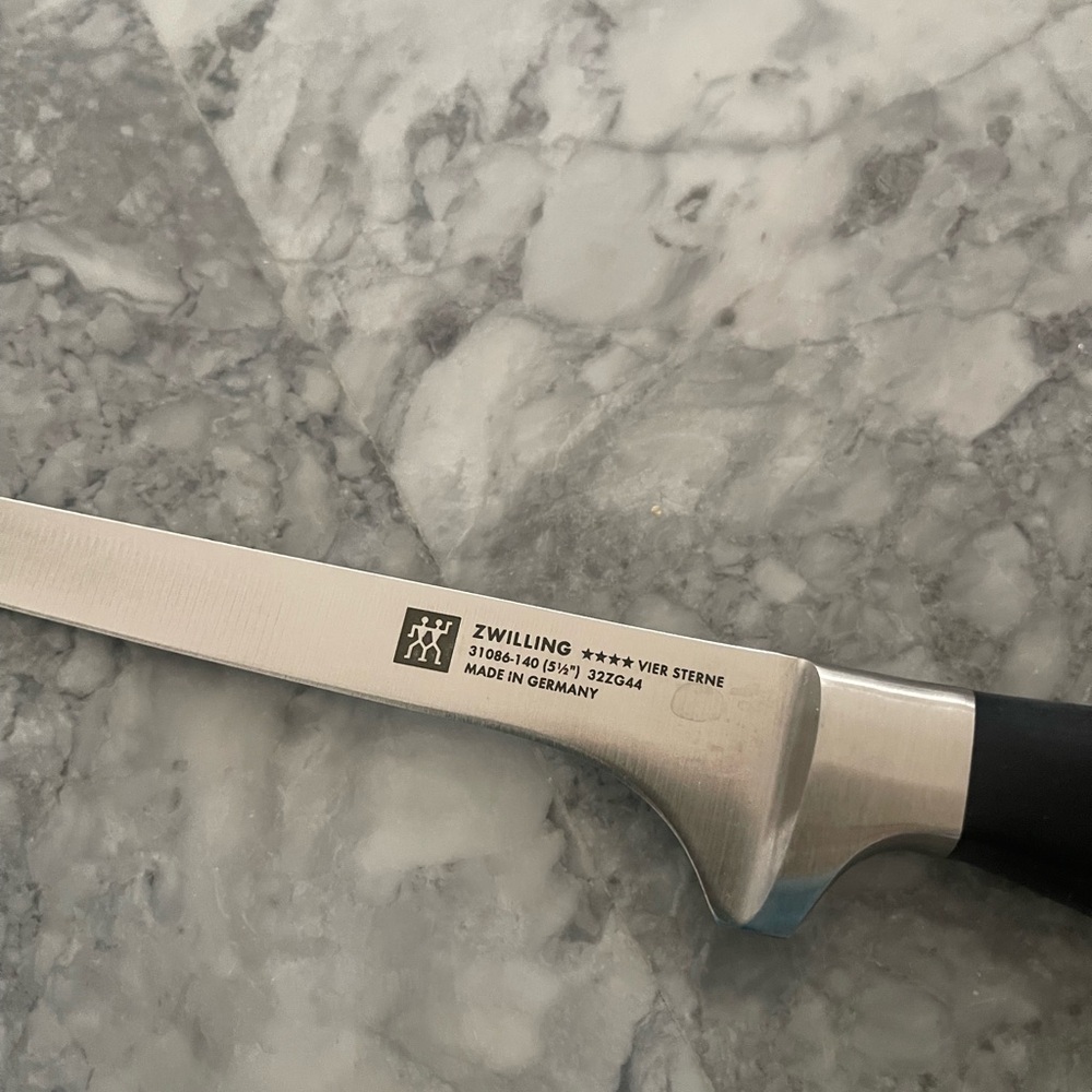 Zwilling Stainless Steel Knife 31086–140 5 1/2 made in Germany new